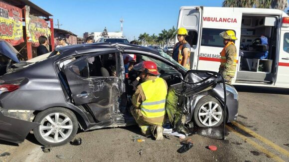 Joven estudiante resulta gravemente herido en aparatoso choque frente al Tecnológico de Guasave, Sinaloa