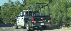 Camioneta de SSPC en carretera Los Mochis-Choix