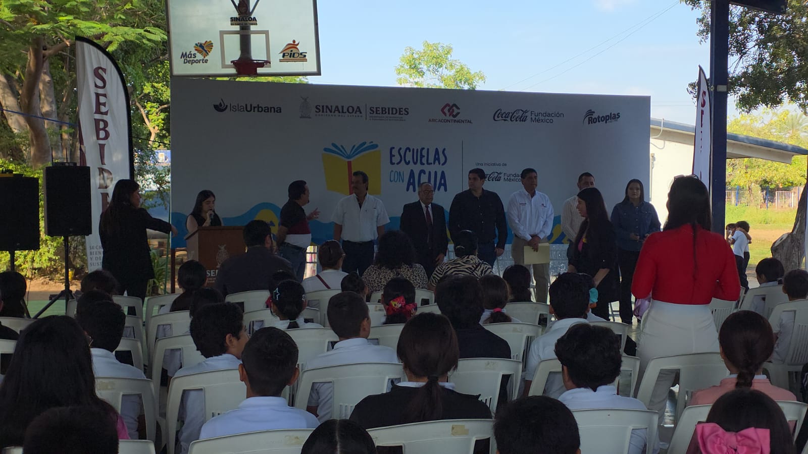 Fundación Coca-Cola México entrega sistema de captación de agua de lluvia a primaria de Culiacán