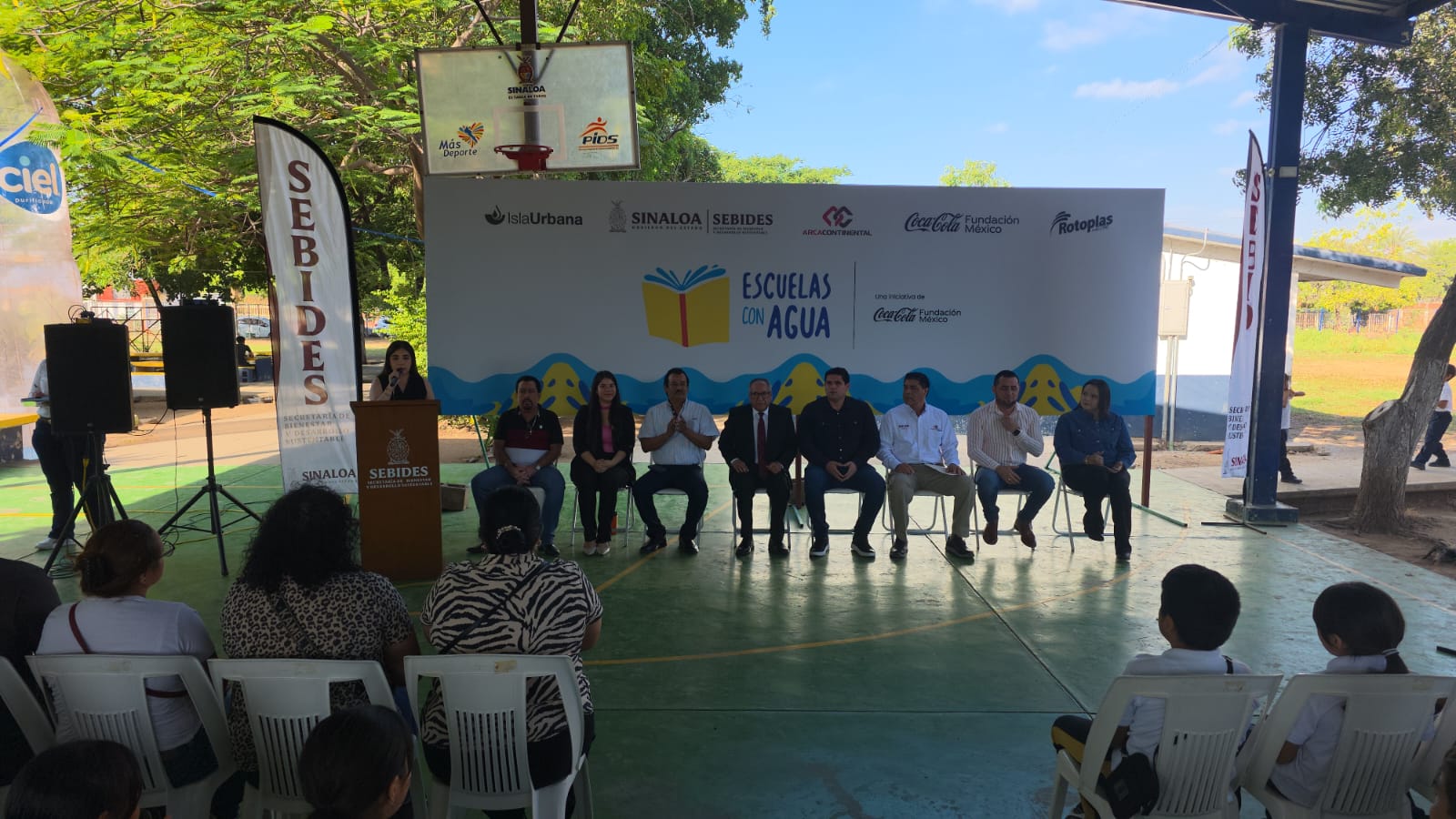 Fundación Coca-Cola México entrega sistema de captación de agua de lluvia a primaria de Culiacán