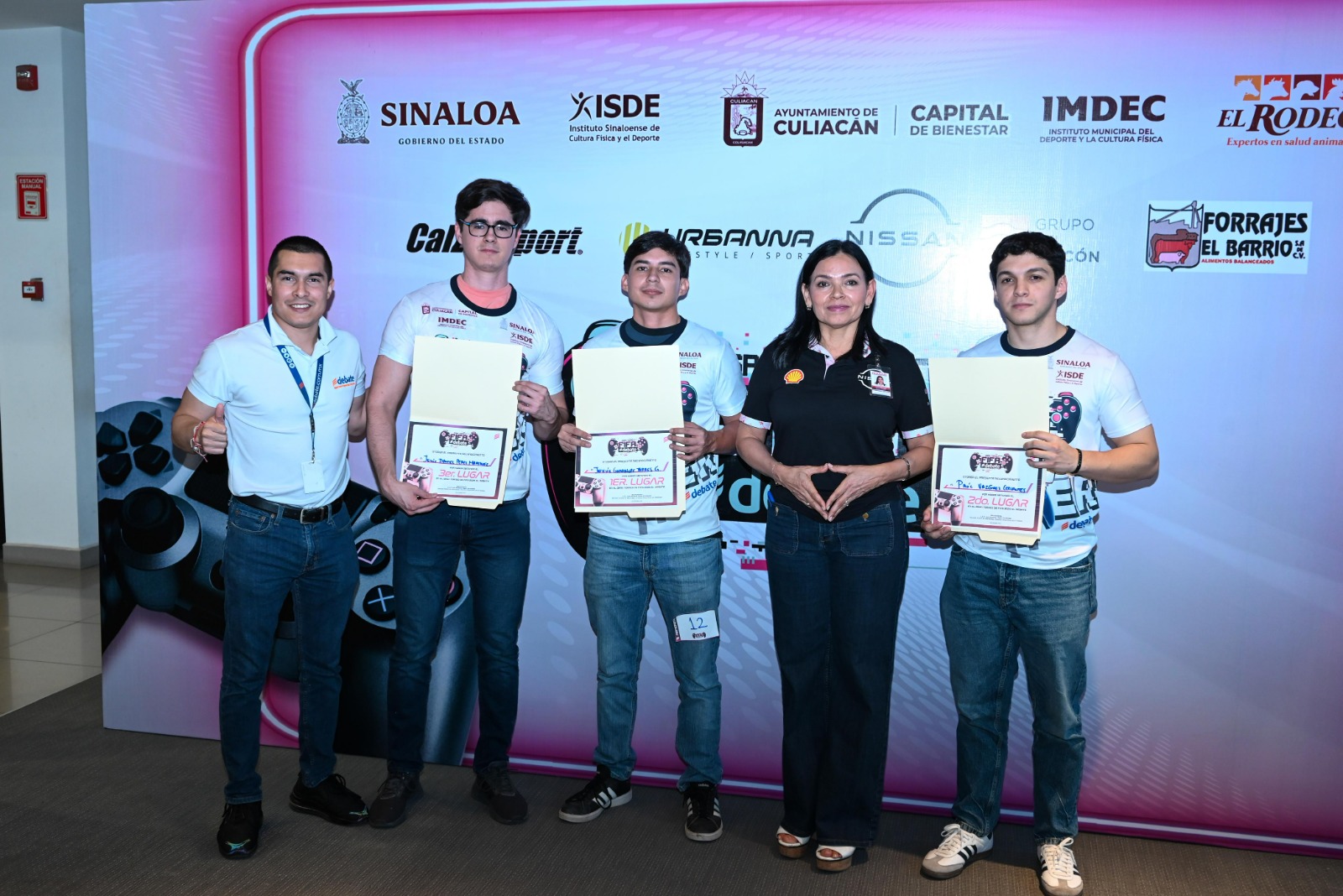 ganandores del torneo del debate