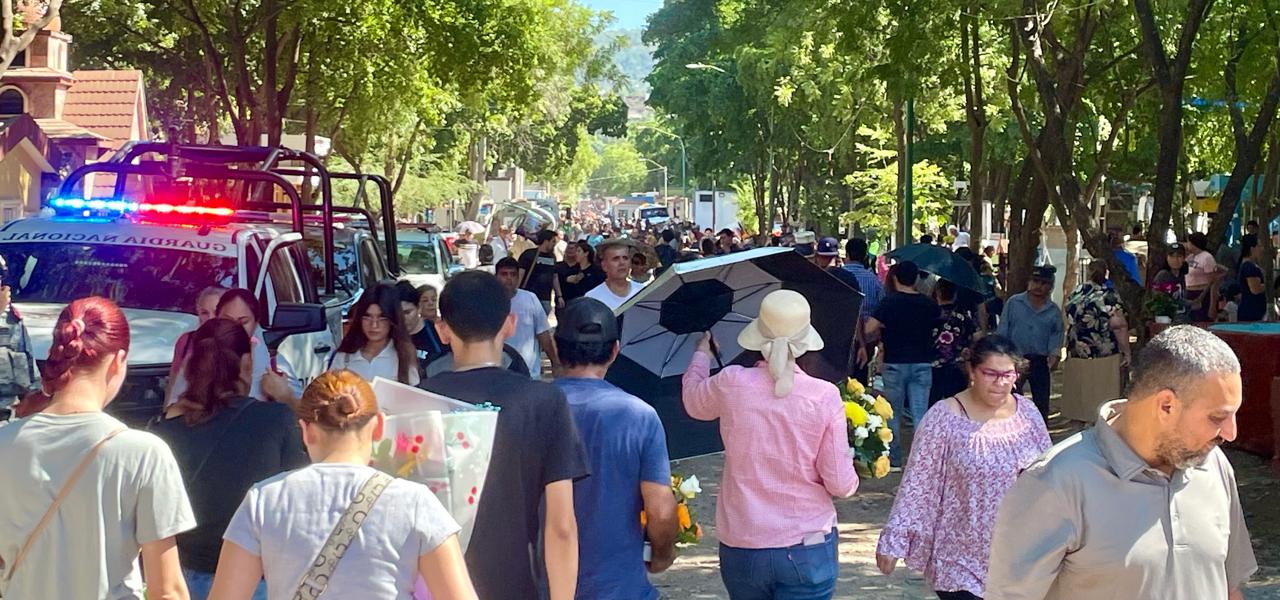 gran afluencia en los panteones de culiacan