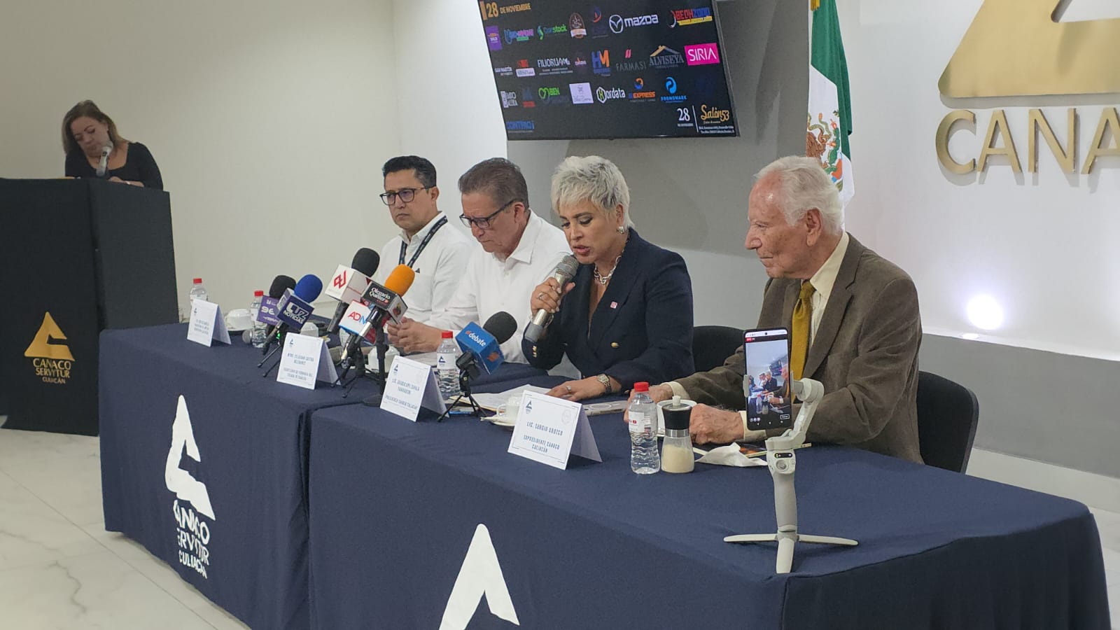 Guadalupe Zavala en presentación de Expo Empresarial y Galardón Canaco