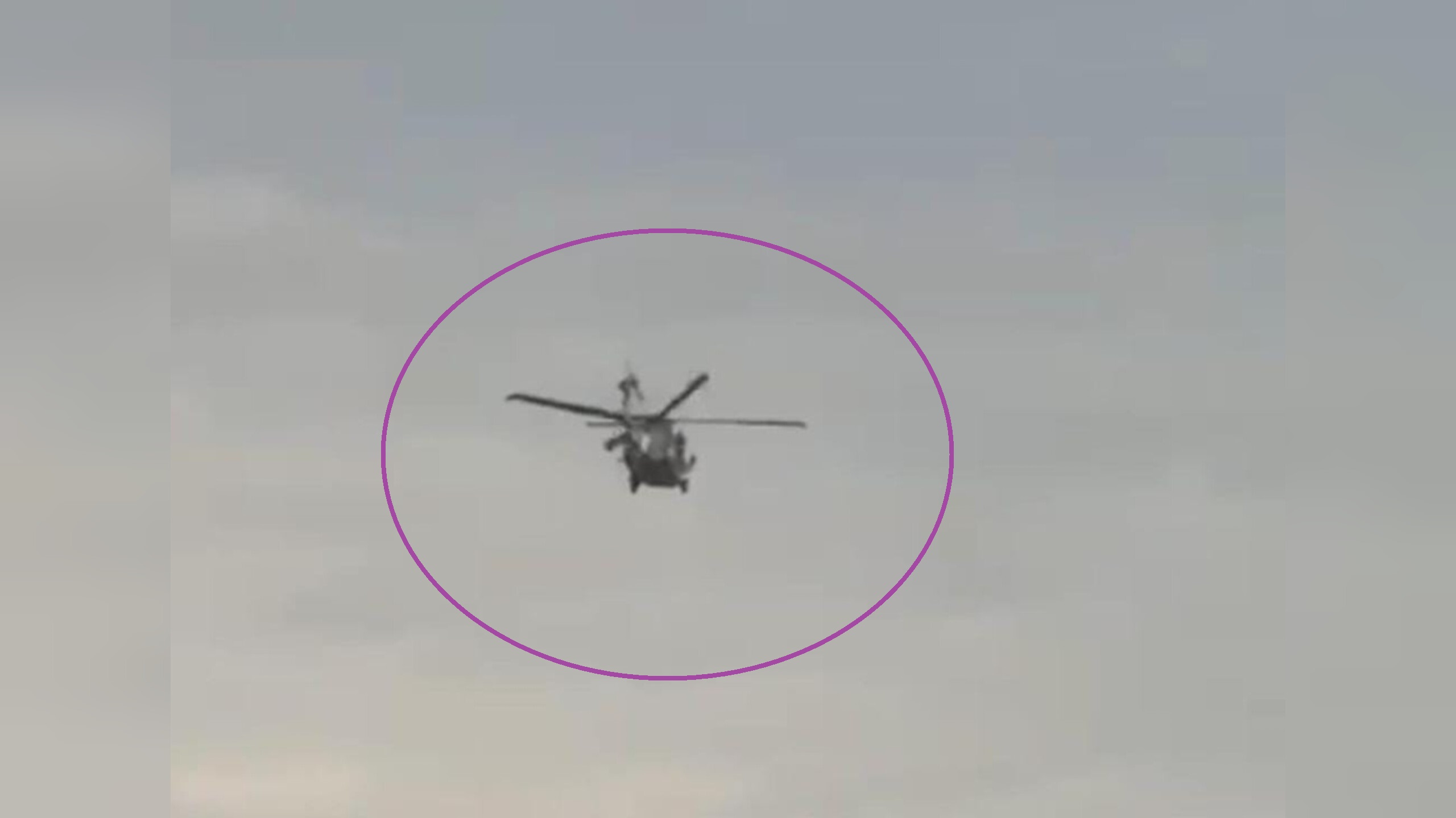 Helicóptero de la Marina realiza sobrevuelos en Los Mochis