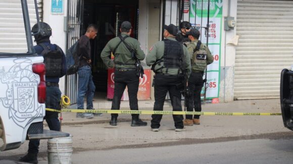 Muere hombre baleado hoy 1 de noviembre en expendio de la colonia Puestas del Sol en Mazatlán, Sinaloa