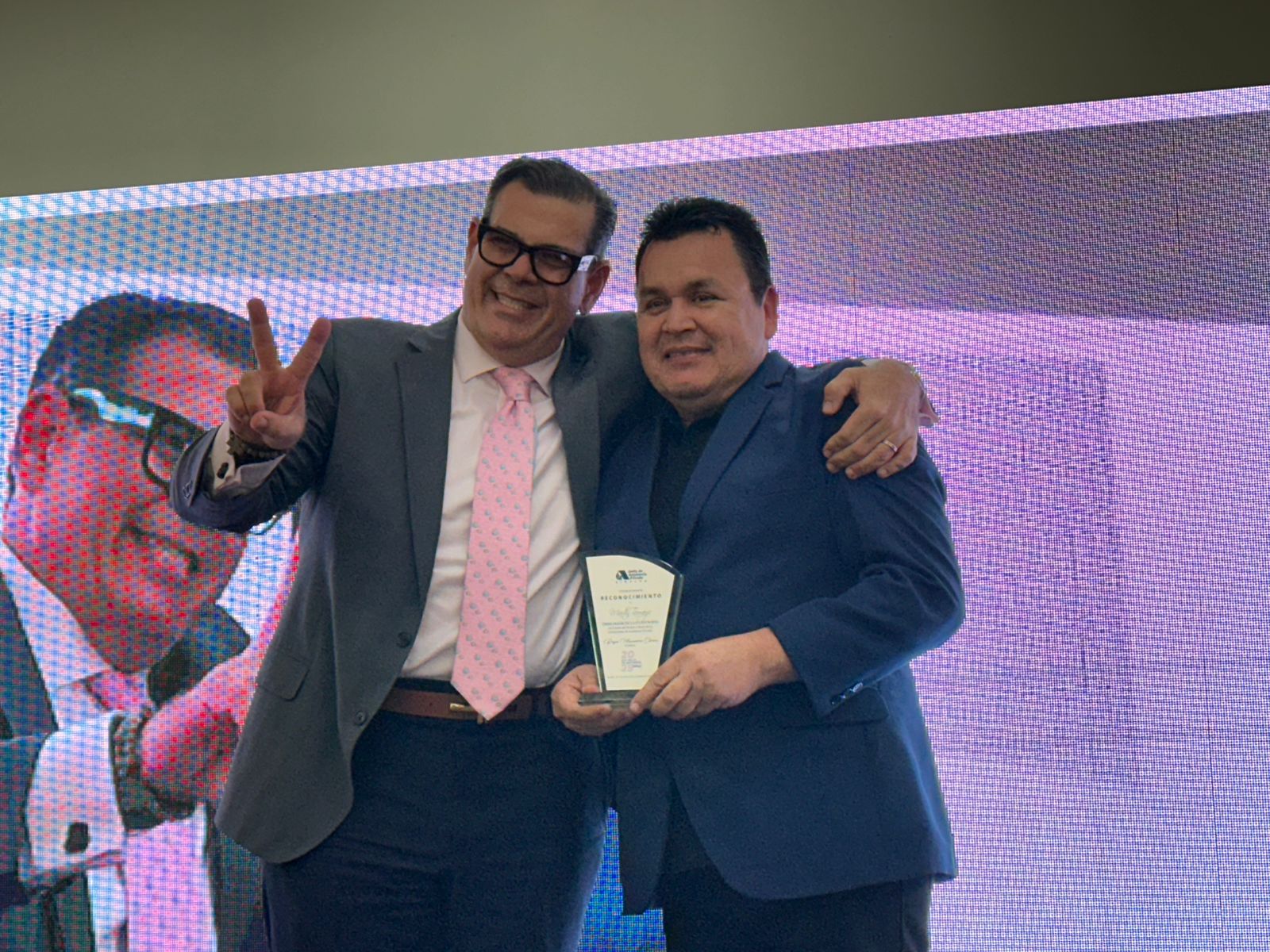homenajean a filantropos de sinaloa en mazatlan