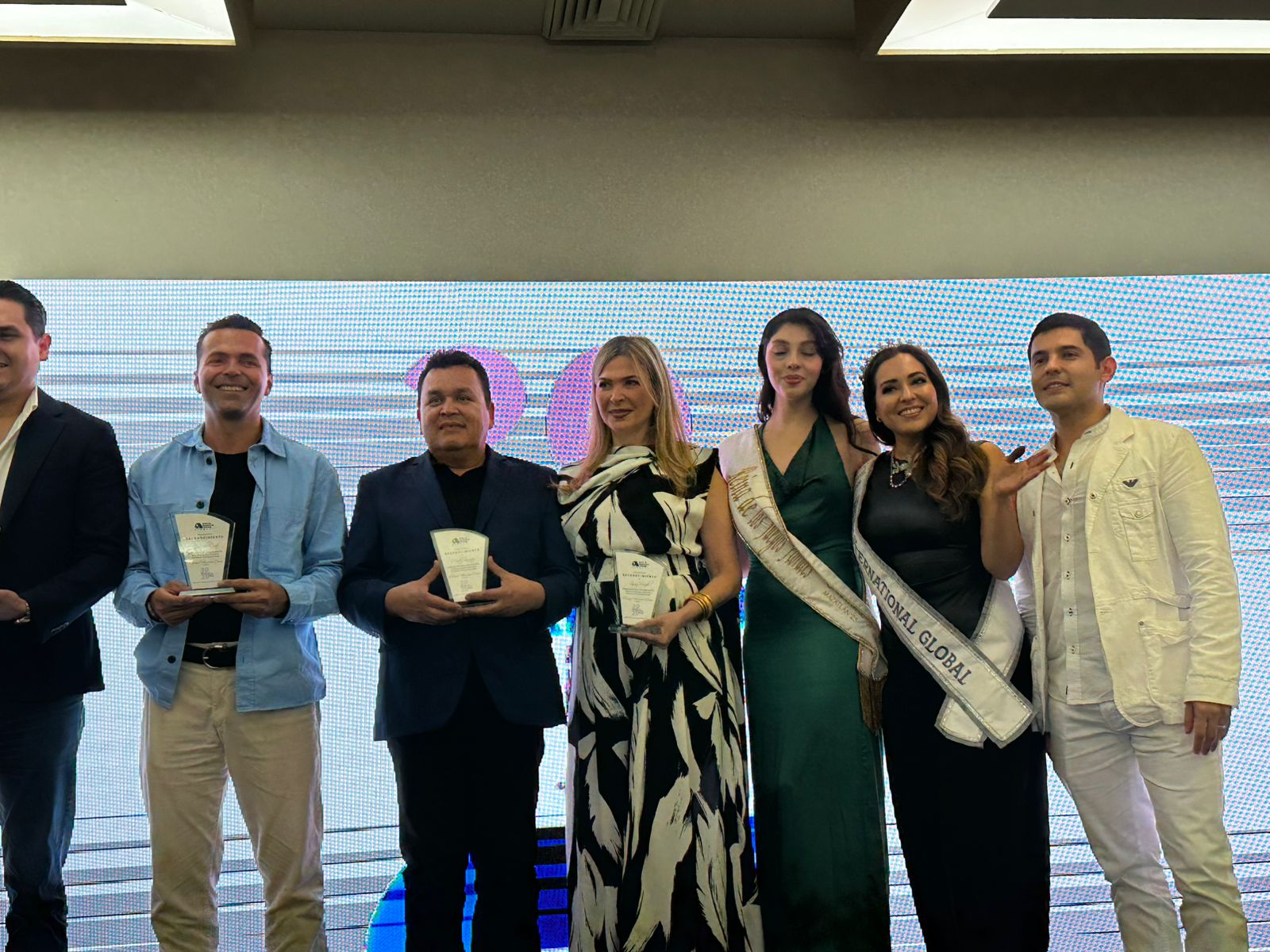 homenajean a filantropos de sinaloa en mazatlan