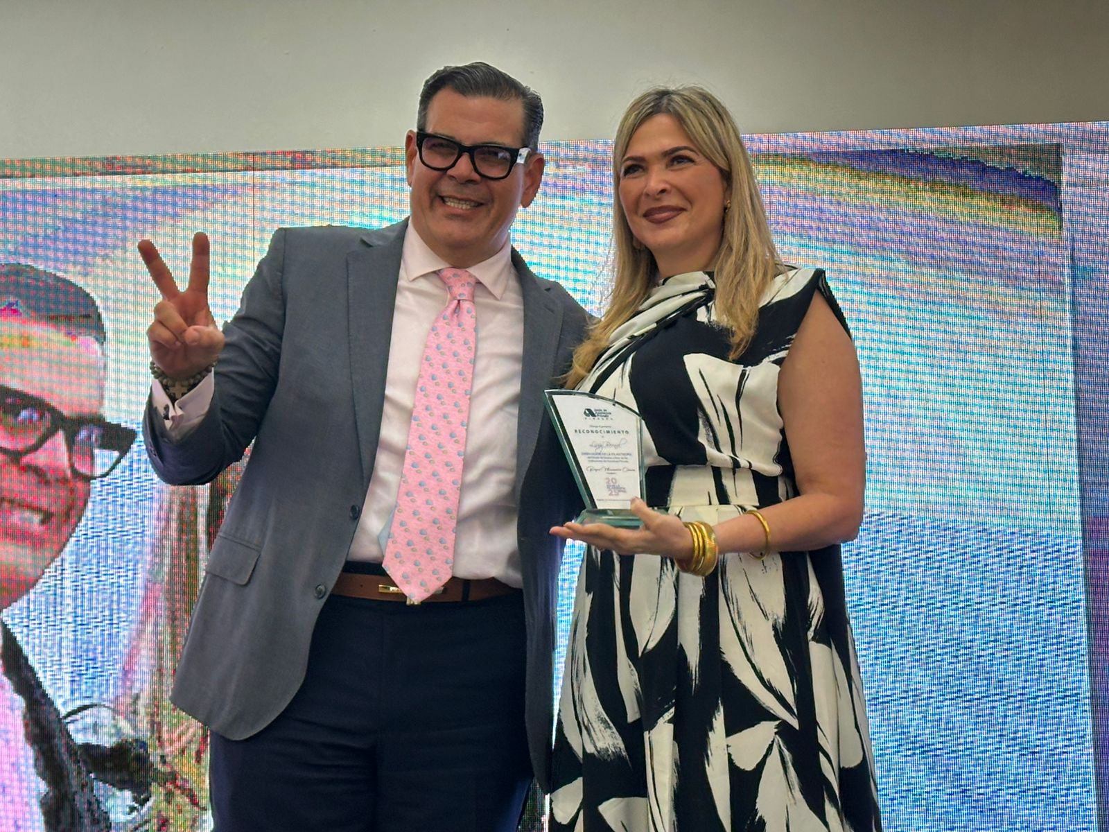 homenajean a filantropos de sinaloa en mazatlan