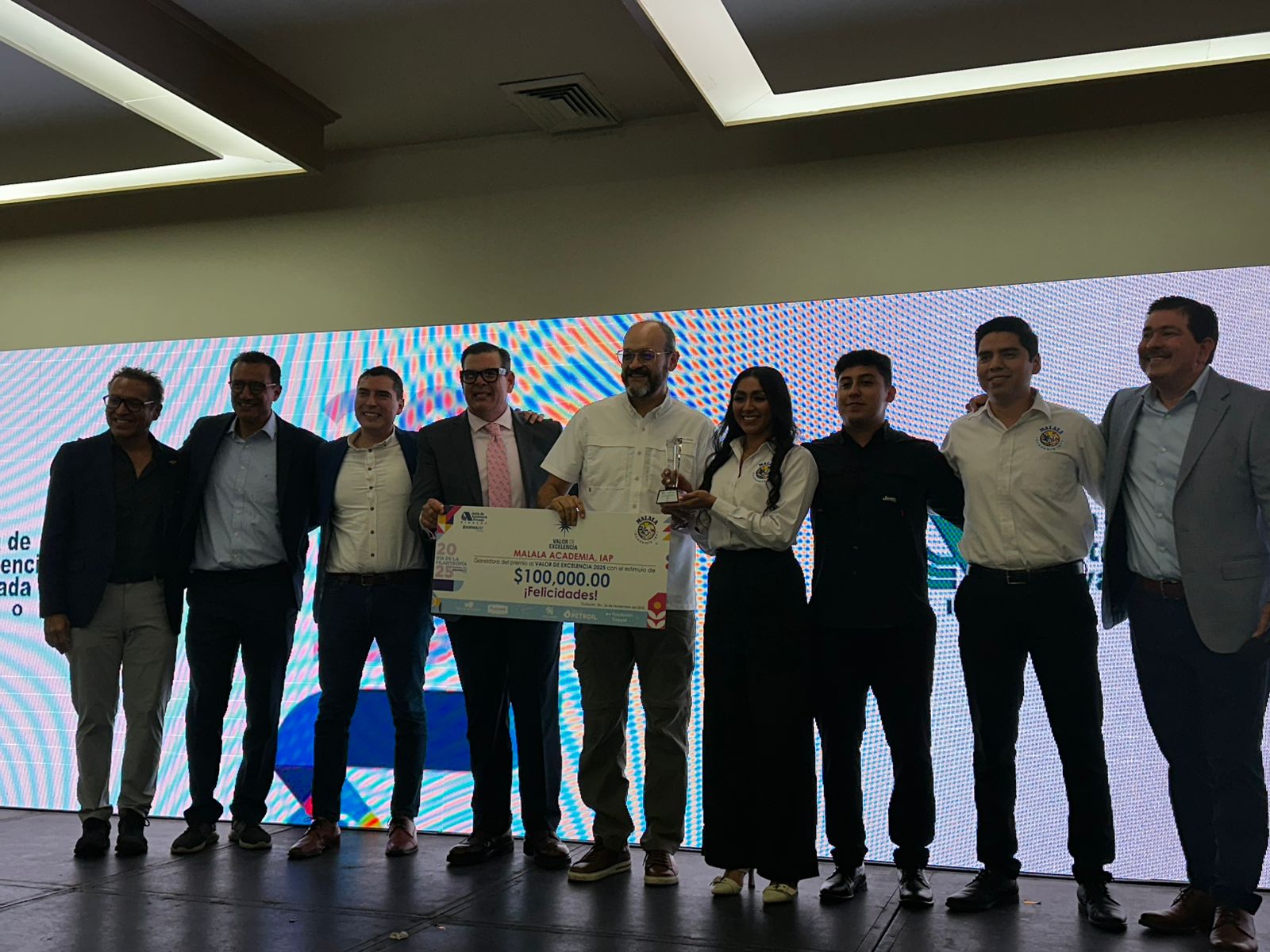 homenajean a filantropos de sinaloa en mazatlan