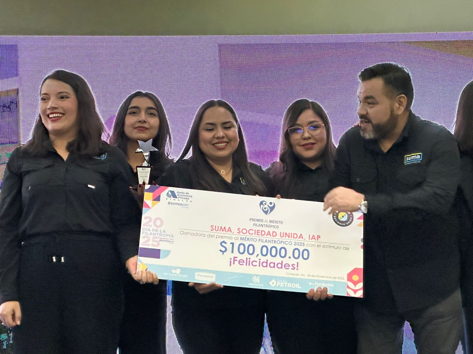 homenajean a filantropos de sinaloa en mazatlan
