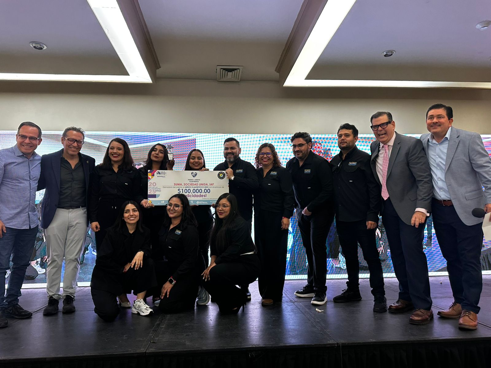 homenajean a filantropos de sinaloa en mazatlan