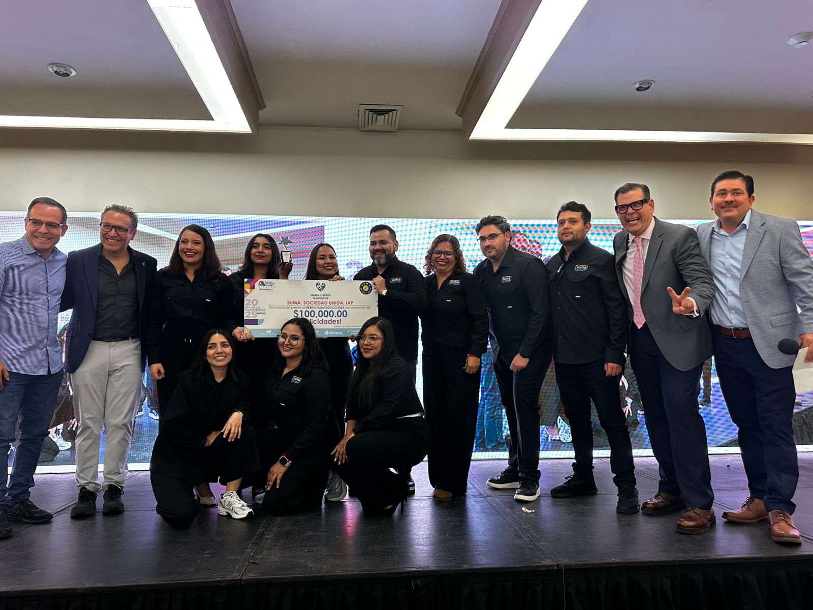 homenajean a filantropos de sinaloa en mazatlan