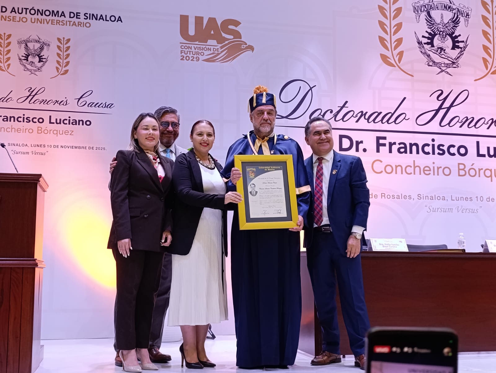 La UAS entrega Doctor Honoris Causa a Francisco Luciano Concheiro Bórquez