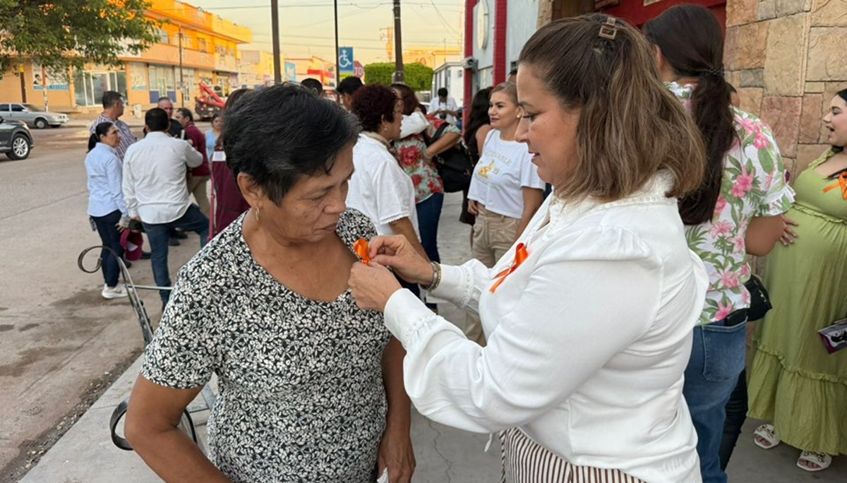 Lazo naranja en jornada de Immujeres en Salvador Alvarado