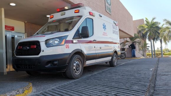Joven ingresa de urgencia a hospital tras de ser agredido con un cuchillo en la comunidad de Compuertas, Ahome, Sinaloa