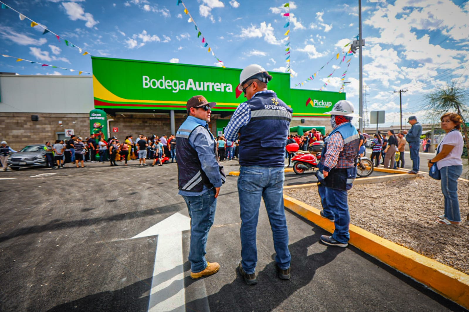 Inauguración de Bodega Aurrera Villa Bonita, en Culiacán