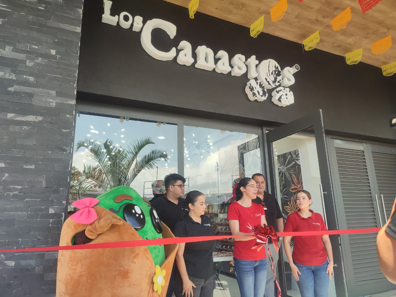 Inauguración de sucursal de Los Canastos en Plaza Cabo Carena, en Mazatlán
