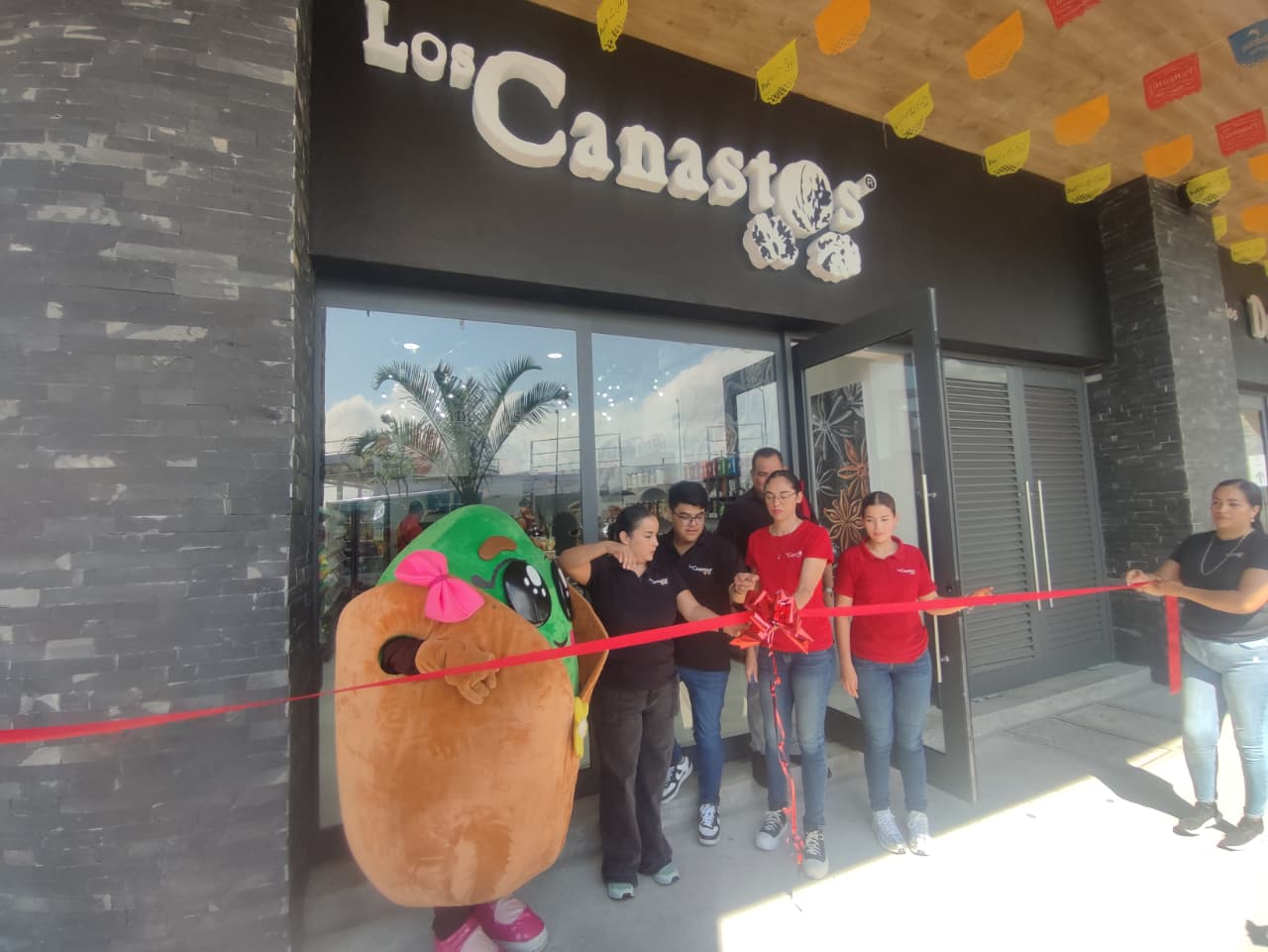 Inauguración de sucursal de Los Canastos en Plaza Cabo Carena, en Mazatlán