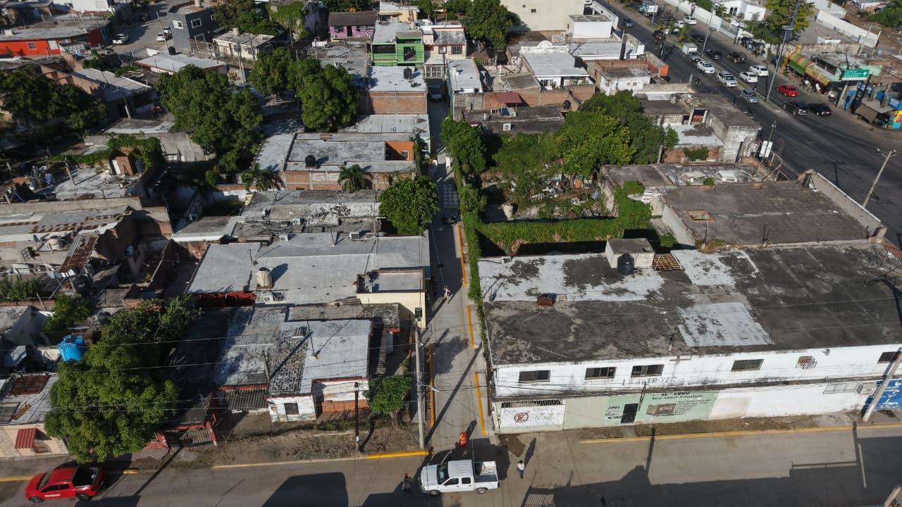 Entregan pavimentación de calle en la colonia Casas Económicas, en Mazatlán