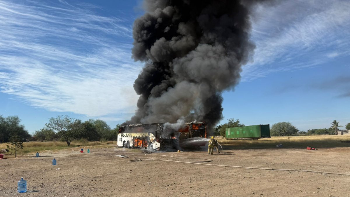incendio de dos camiones de pasajeros