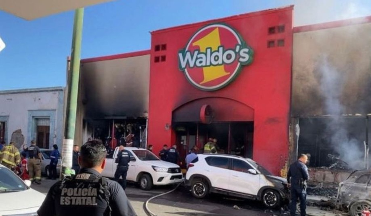 Incendio en tienda Waldo's en Hermosillo, Sonora