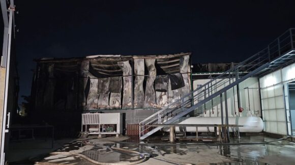 Se incendian bodegas de refrigeración en la colonia Jaripillo de Mazatlán, Sinaloa