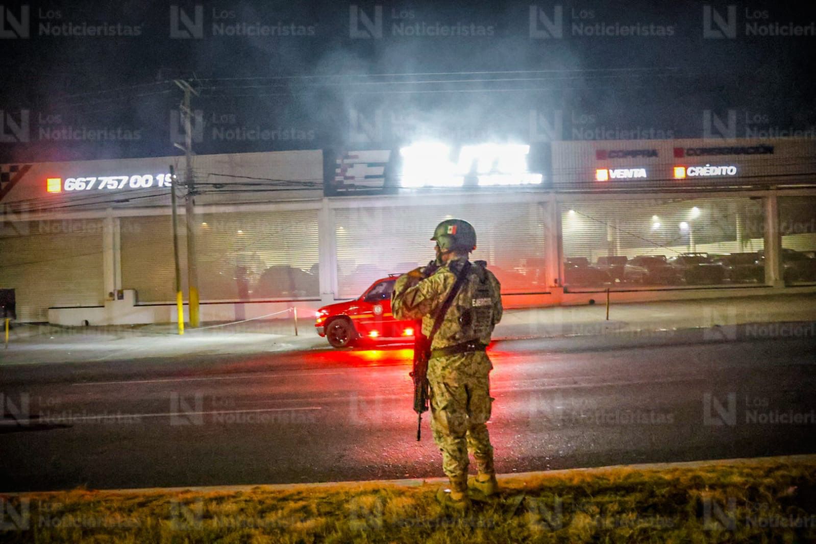 Incendio en lote de carros "Elite Motors Sports", en Culiacán