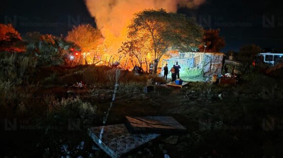 “Familias afectadas por el incendio en el fraccionamiento Santa Luz de Los Mochis recibirán muebles”: alcalde de Ahome