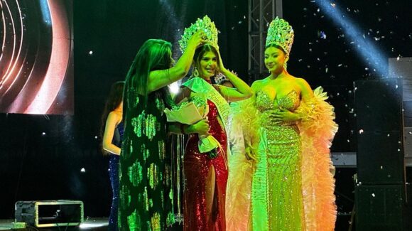 Coronan a Joanna Vallejo como Reina del Comercio en la Expo Feria Canaco Mazatlán 2025