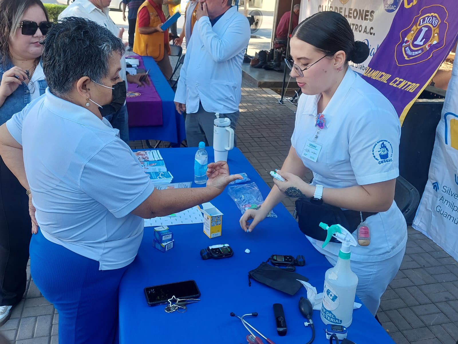 Jornada de detección de glucosa del Club de Leones en Guamúchil