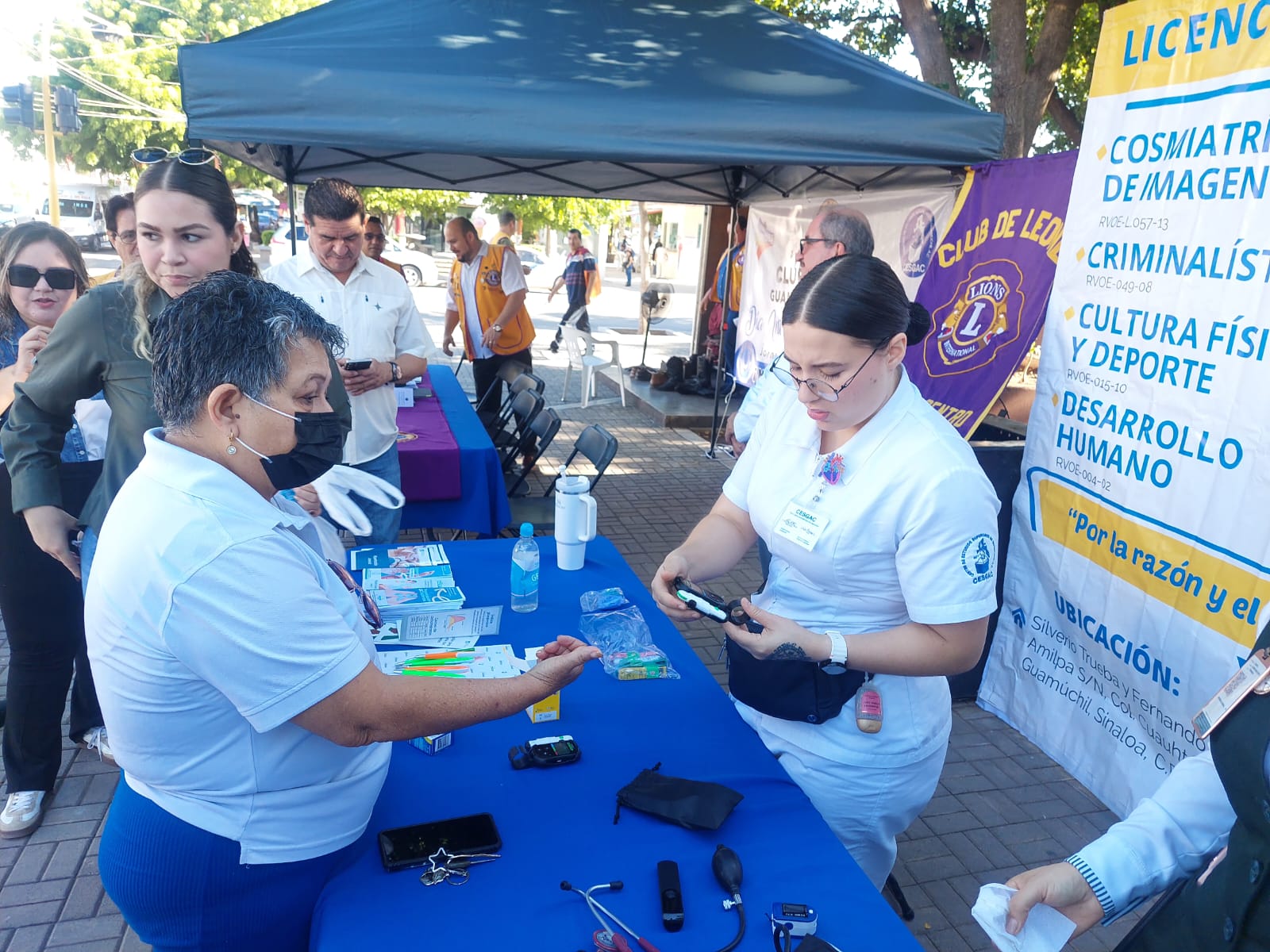 Jornada de detección de glucosa del Club de Leones en Guamúchil