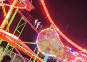 Jóvenes bajan a pie tras quedar atorados en juego mecánico en Los Mochis