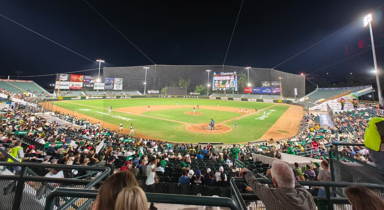 juego de los cañeros contra tomateros de culiacan