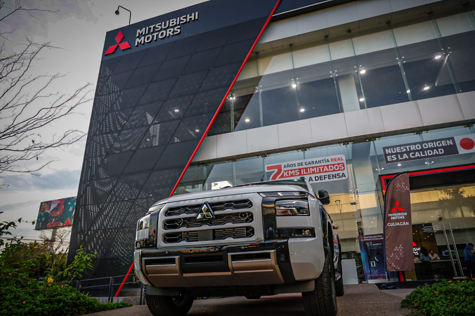 Camioneta L200 de Mitsubishi