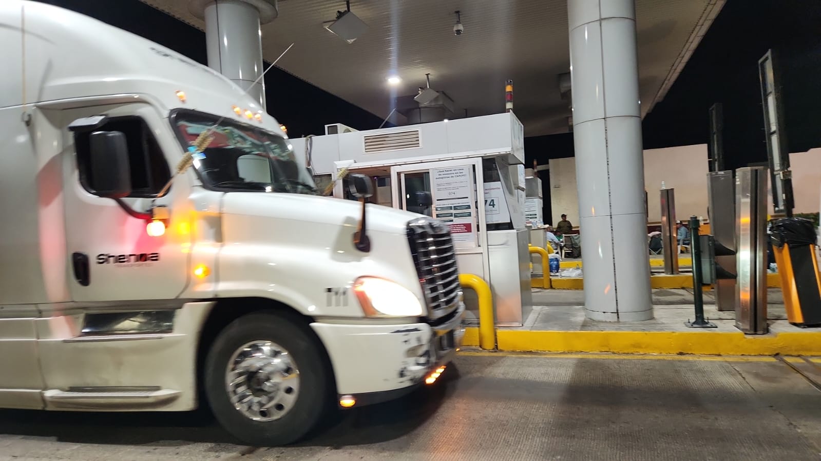Productores liberan bloqueo en Cuatro Caminos, Guasave, por una hora