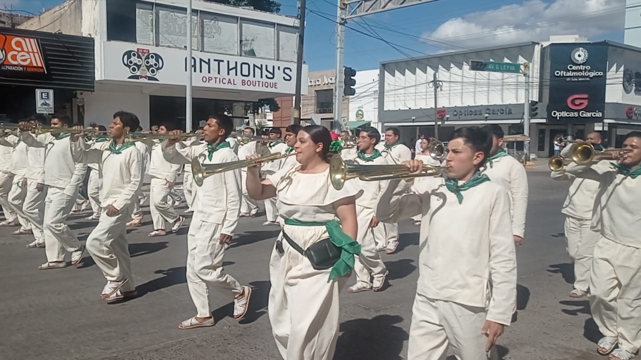 Desfile por el 115 aniversario de la Revolución Mexicana en Los Mochis
