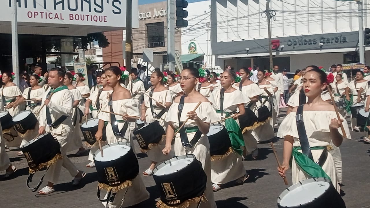 Desfile por el 115 aniversario de la Revolución Mexicana en Los Mochis