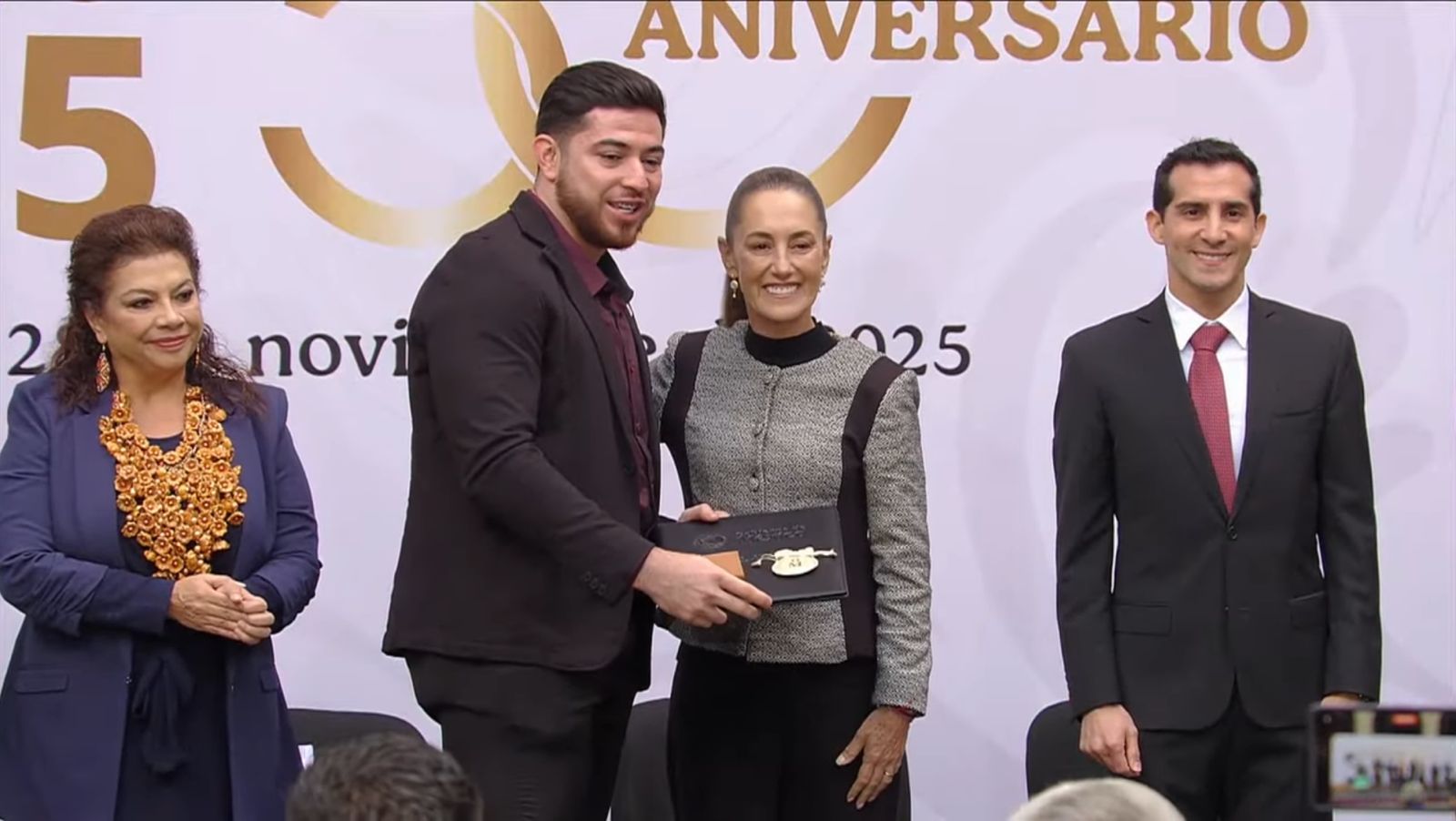 Luis Carlos López recibe el Premio Nacional del Deporte