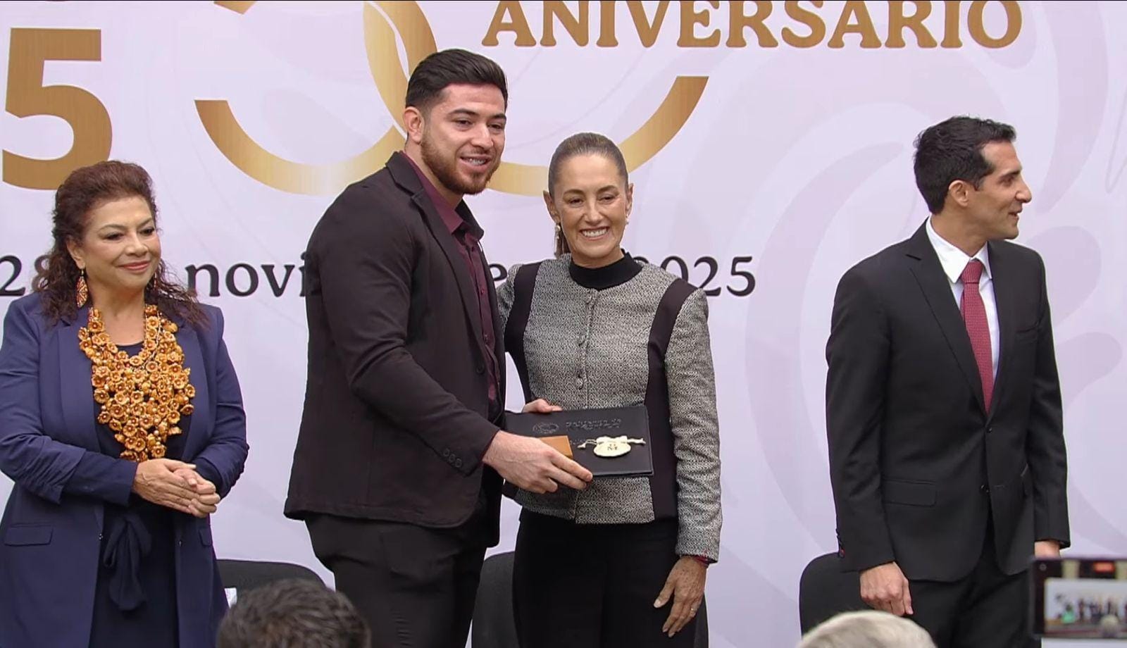 Luis Carlos López recibe el Premio Nacional del Deporte