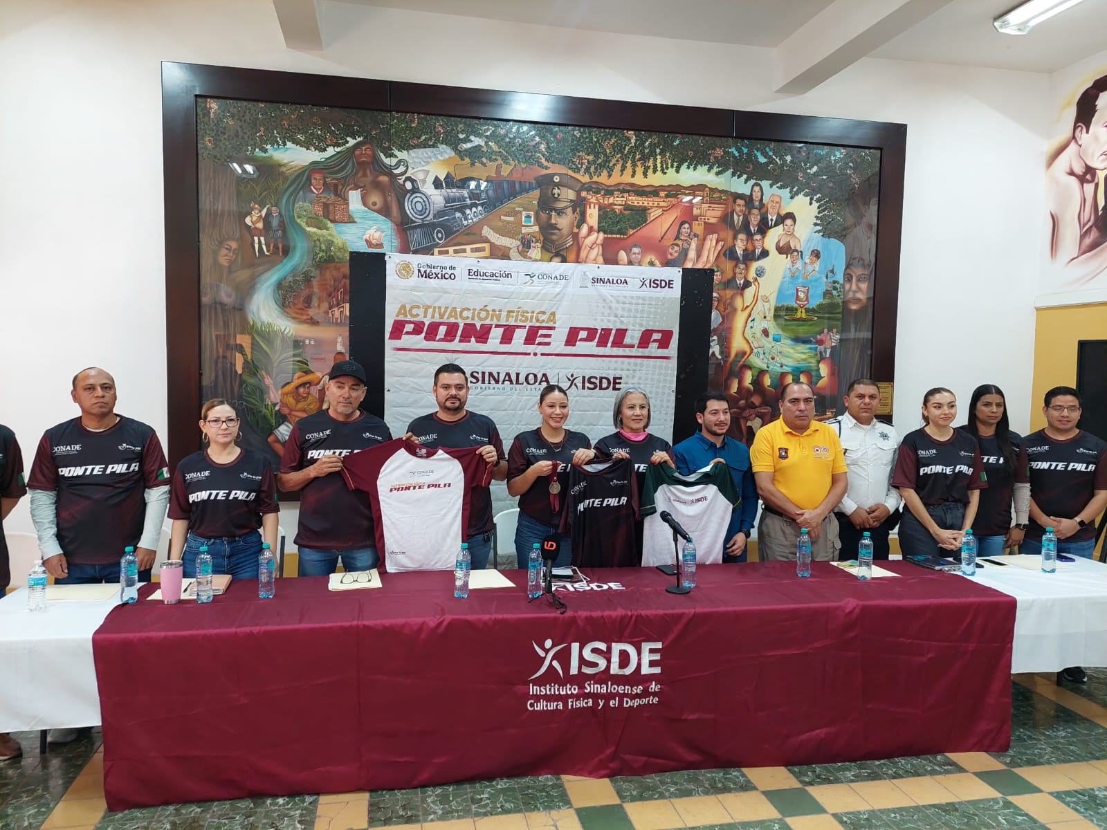 rueda de prensa de la carrera pedestre Ponte Pilas en Guamúchil