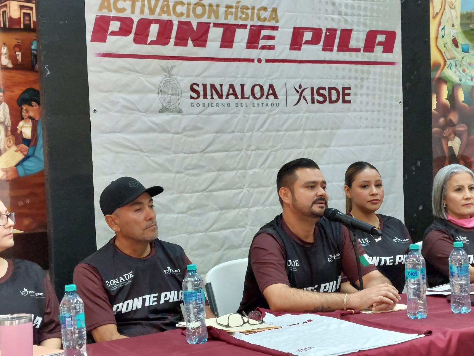 rueda de prensa de la carrera pedestre Ponte Pilas en Guamúchil