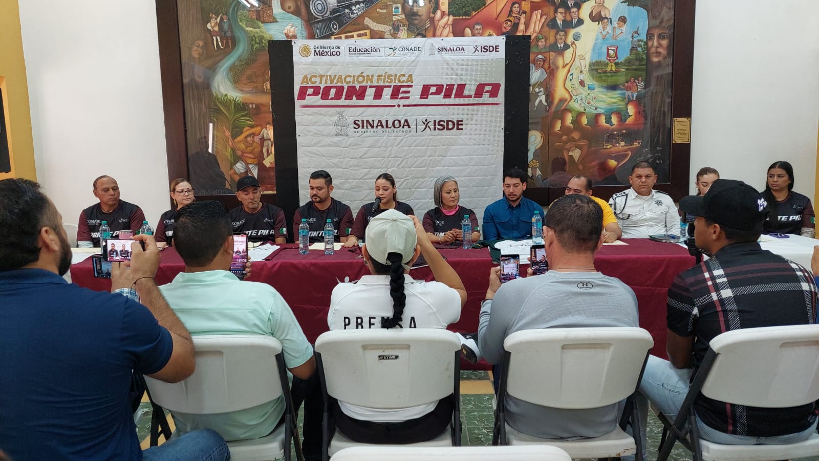 rueda de prensa de la carrera pedestre Ponte Pilas en Guamúchil