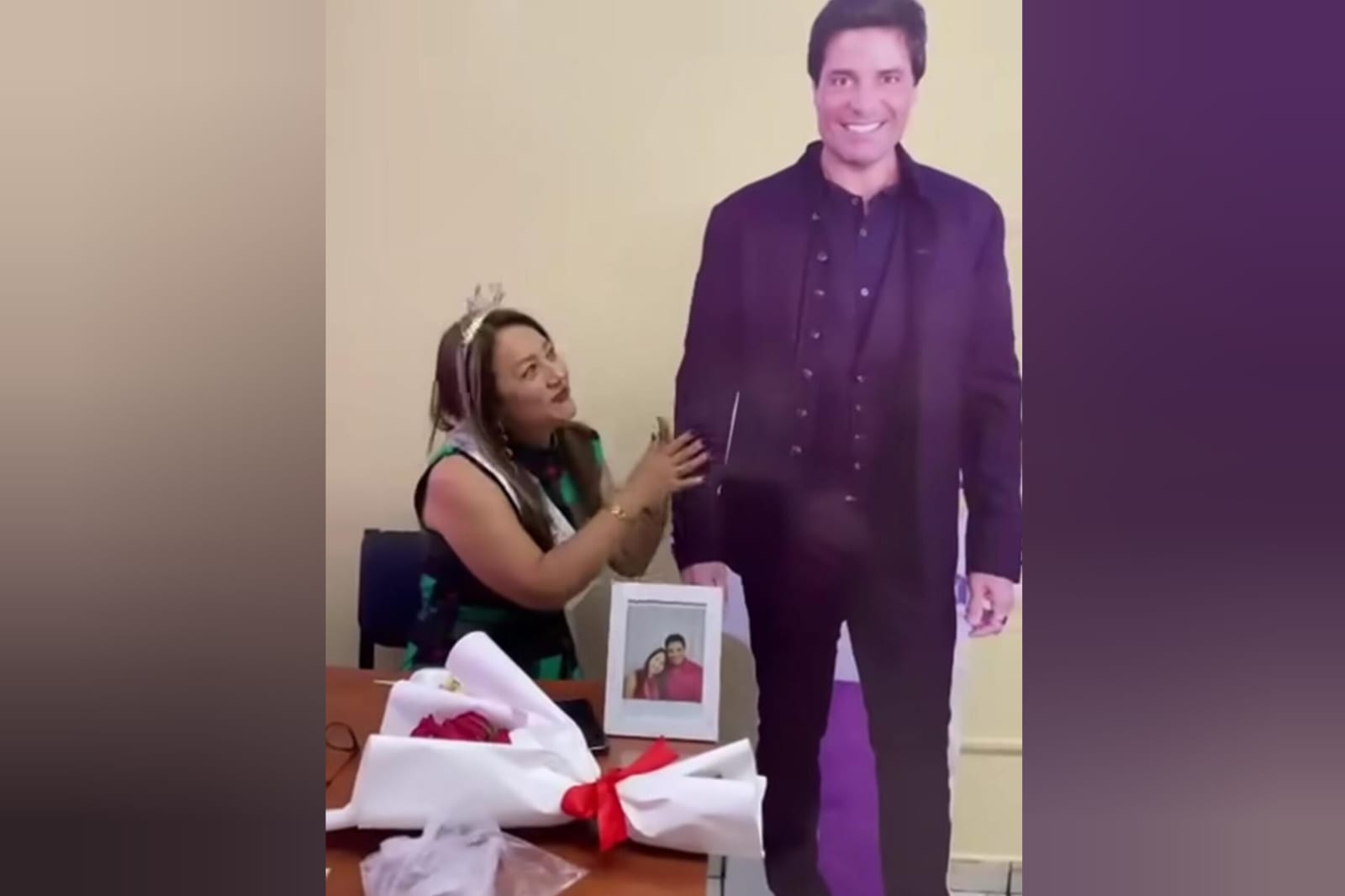 Chayanne dedica felicitación a maestra de la UAS