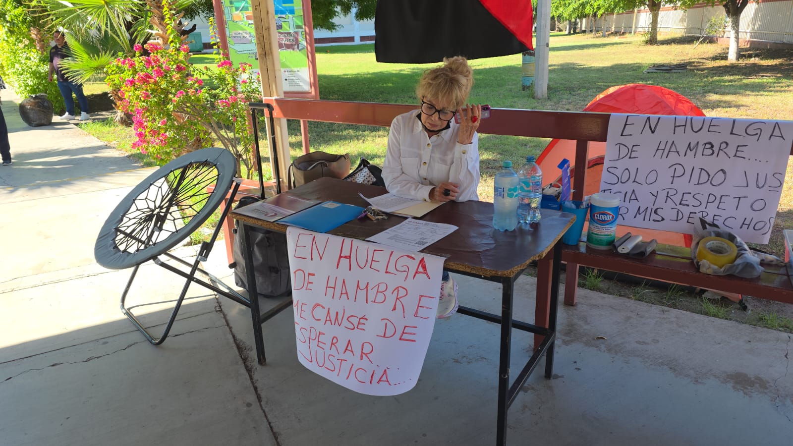 maestra de la uadeo culiacan inicia huelga de hambre