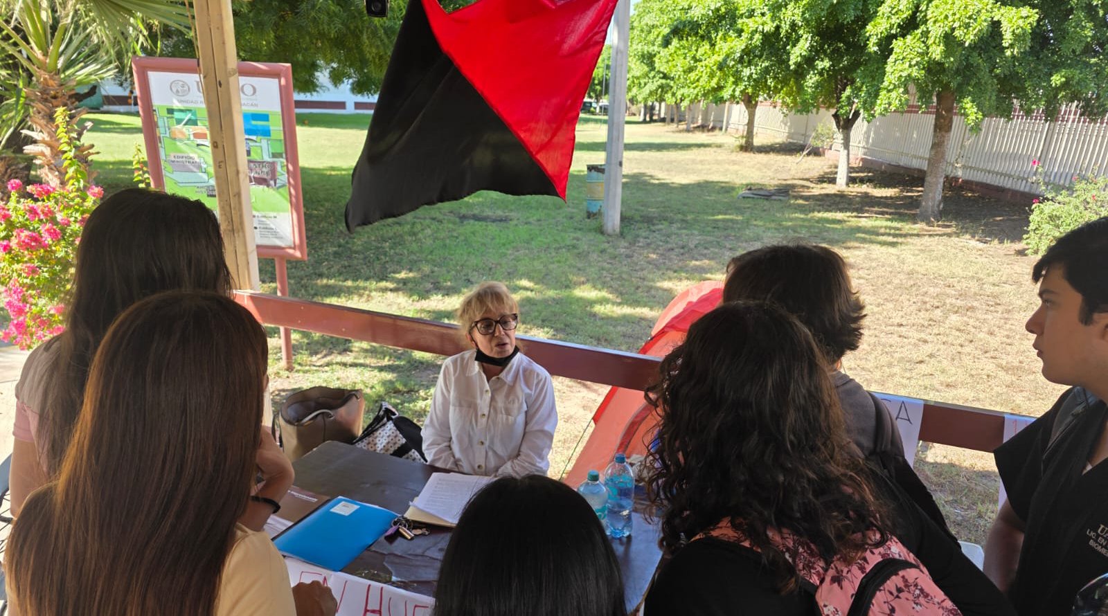 maestra de la uadeo culiacan sinaloa inicia huelga de hambre