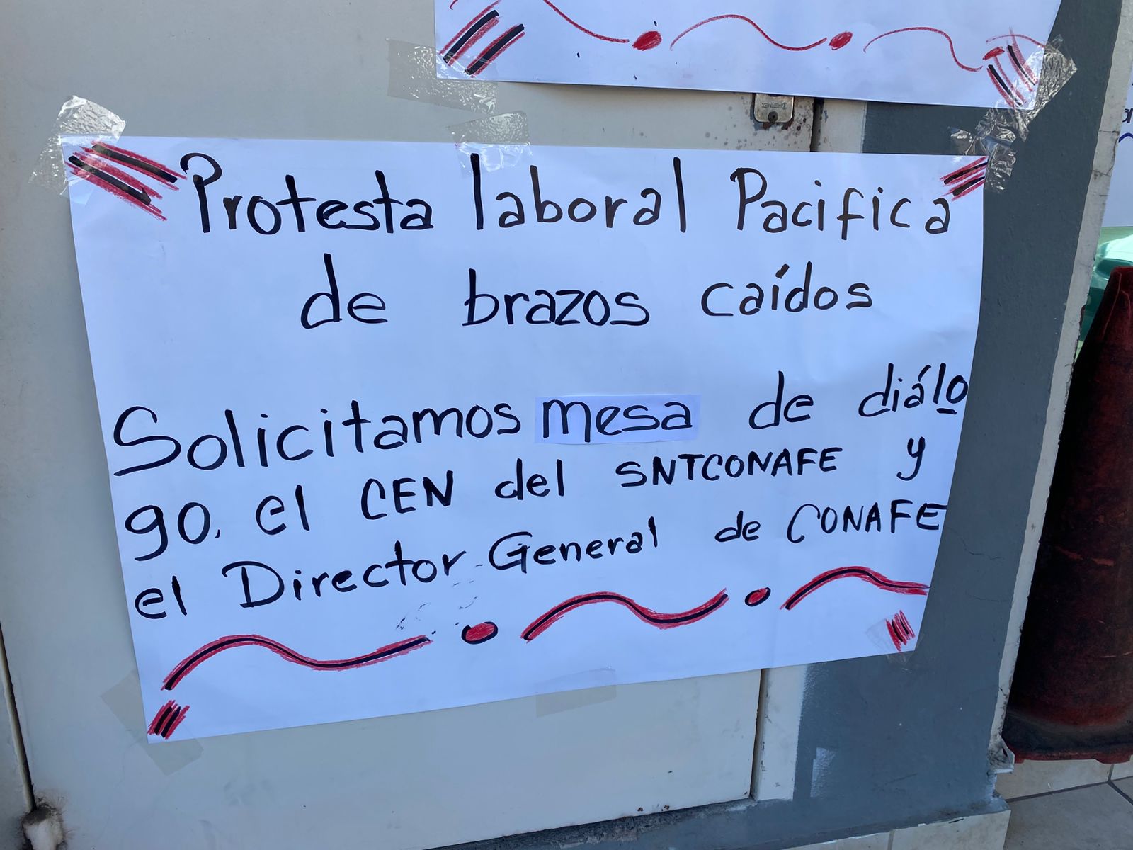 Con manifestación trabajadores de Conafe Sinaloa reclaman cumplimiento de prestaciones laborales