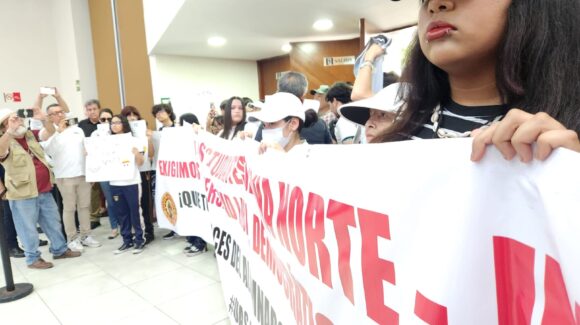 ¡Truenan contra Madueña! Se plantan en el Congreso de Sinaloa universitarios en contra de la reingeniería