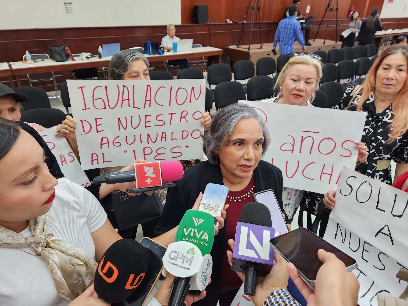 Manifestación en el Congreso de Sinaloa