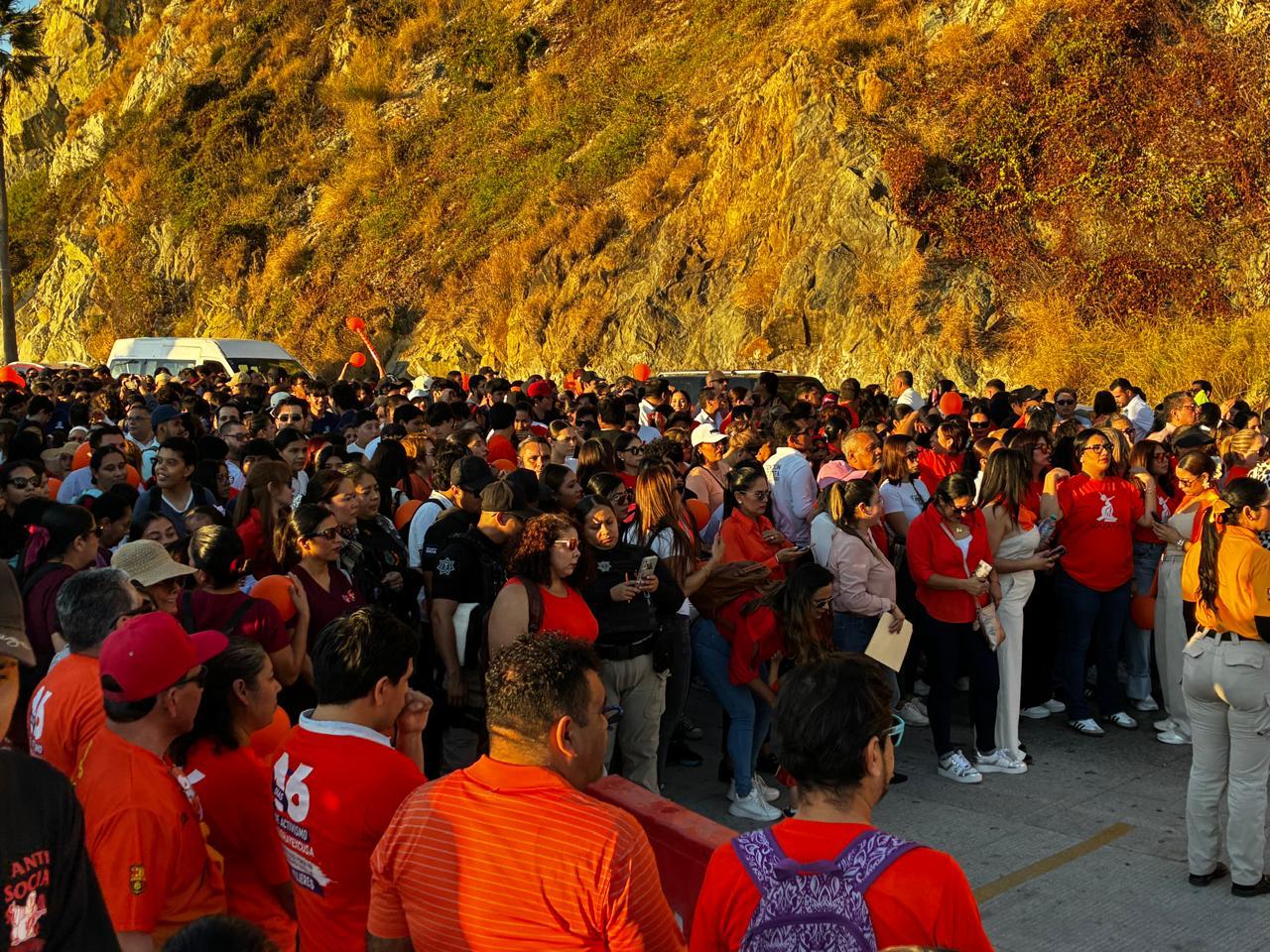 Marcha en Mazatlán, Sinaloa, en el marco del Día Internacional de la Eliminación de la Violencia contra las Mujeres