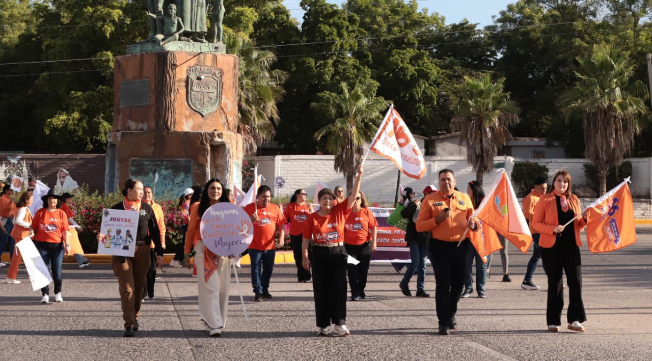 Marcha Naranja en Guasave